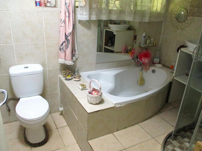 4 Bedroom Property for Sale in Wilgehof Free State